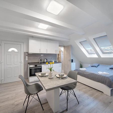 Agoston Apartman 1-2 - Lora,Marci Pécs Exteriör bild